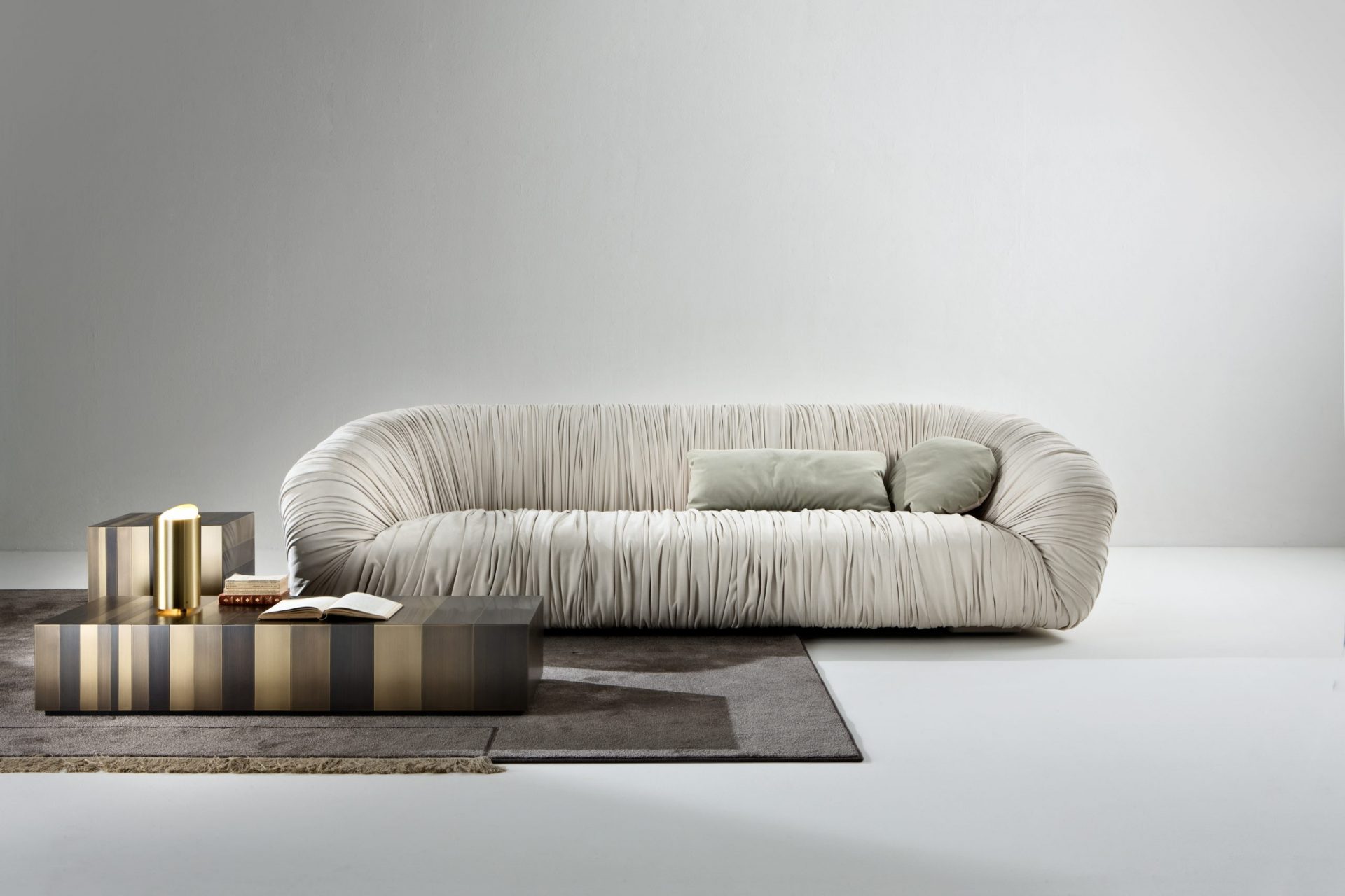 How to Combine High-end Furniture in the Living Room?
