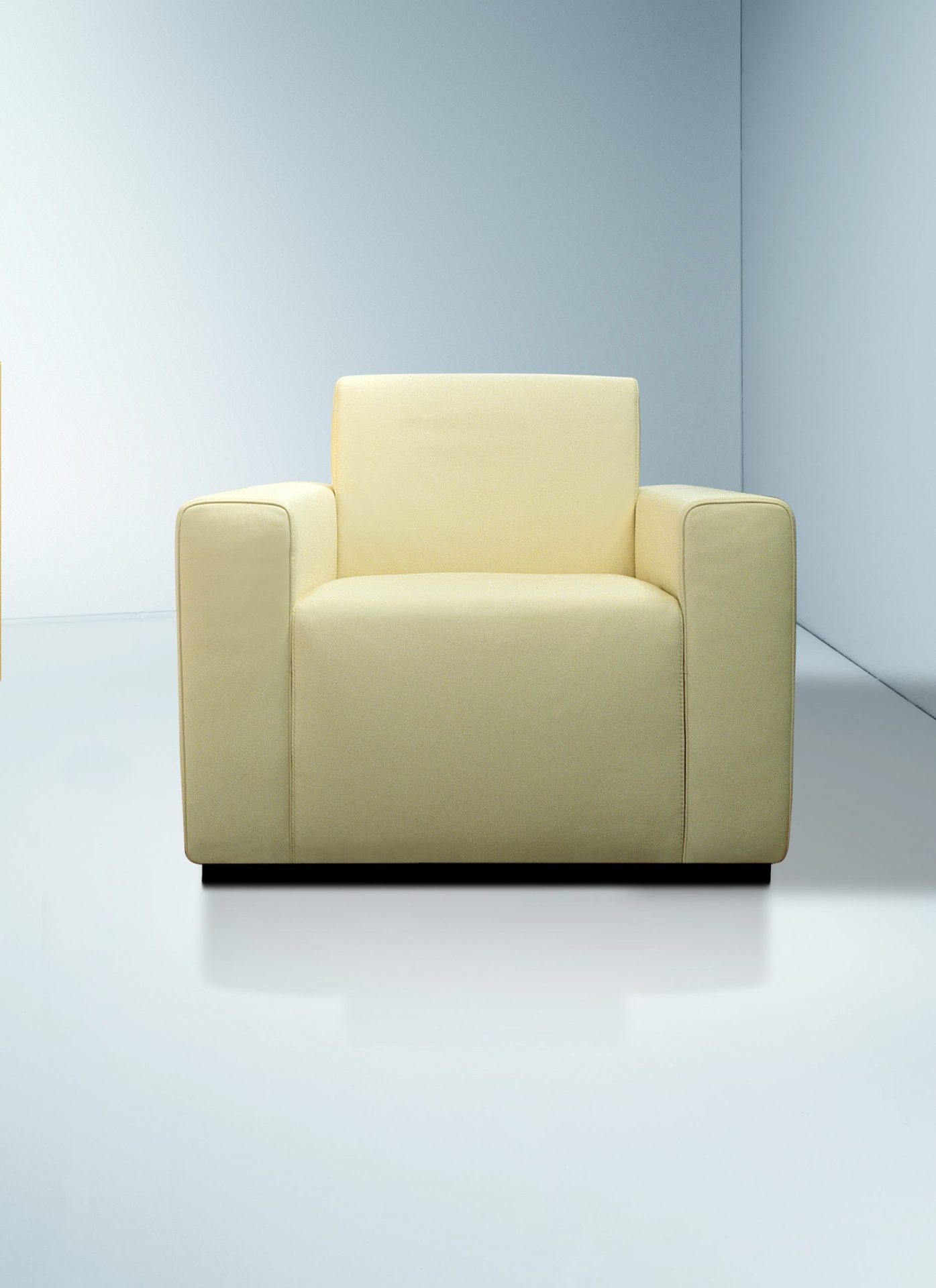 How to Combine Luxury Furniture in the Bedroom?